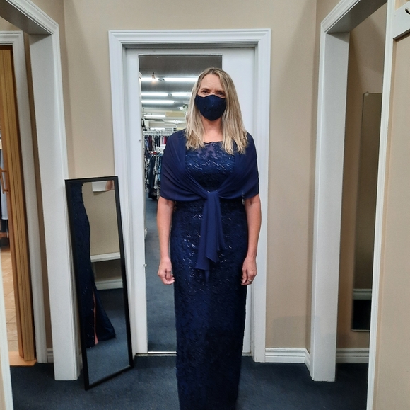 Mother-of-the-bride gown by Montage by Mon Cheri. Navy, size 14 - Picture 4 of 13